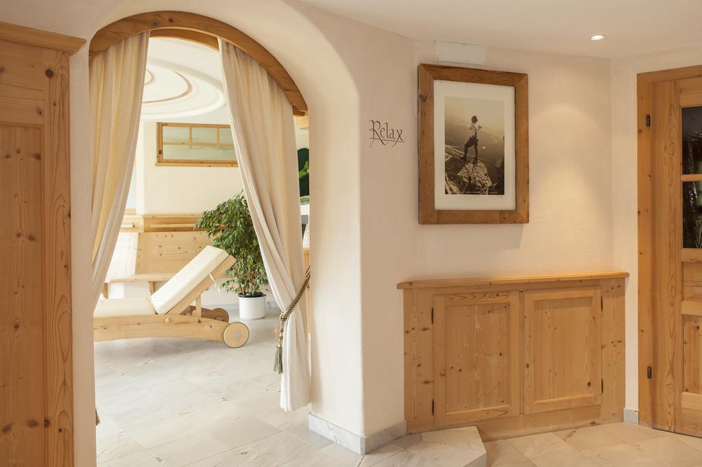 Hotel Mareo Dolomites San Vigilio Di Marebbe Exterior photo